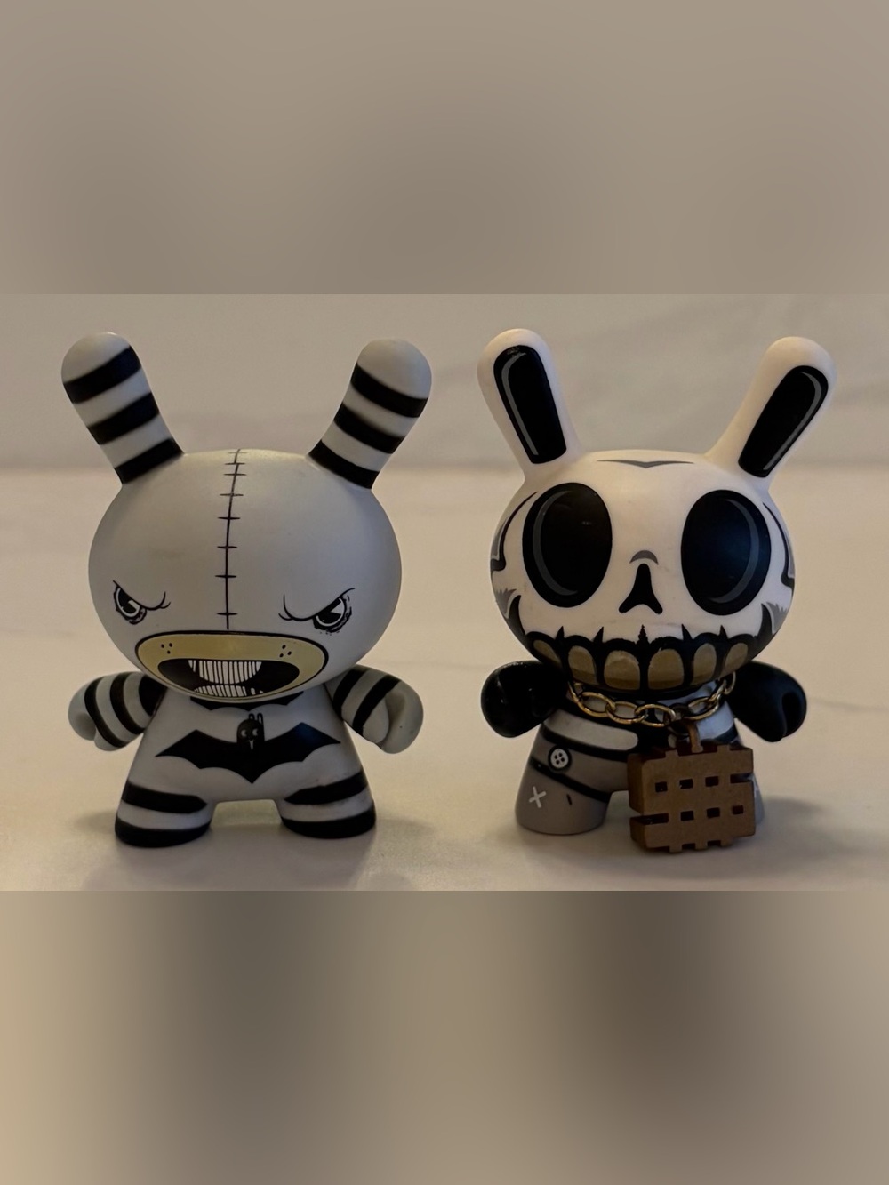 Kidrobot Dunny Figure Lot Series 3 Craola & Series 4 MAD Modern Hero
